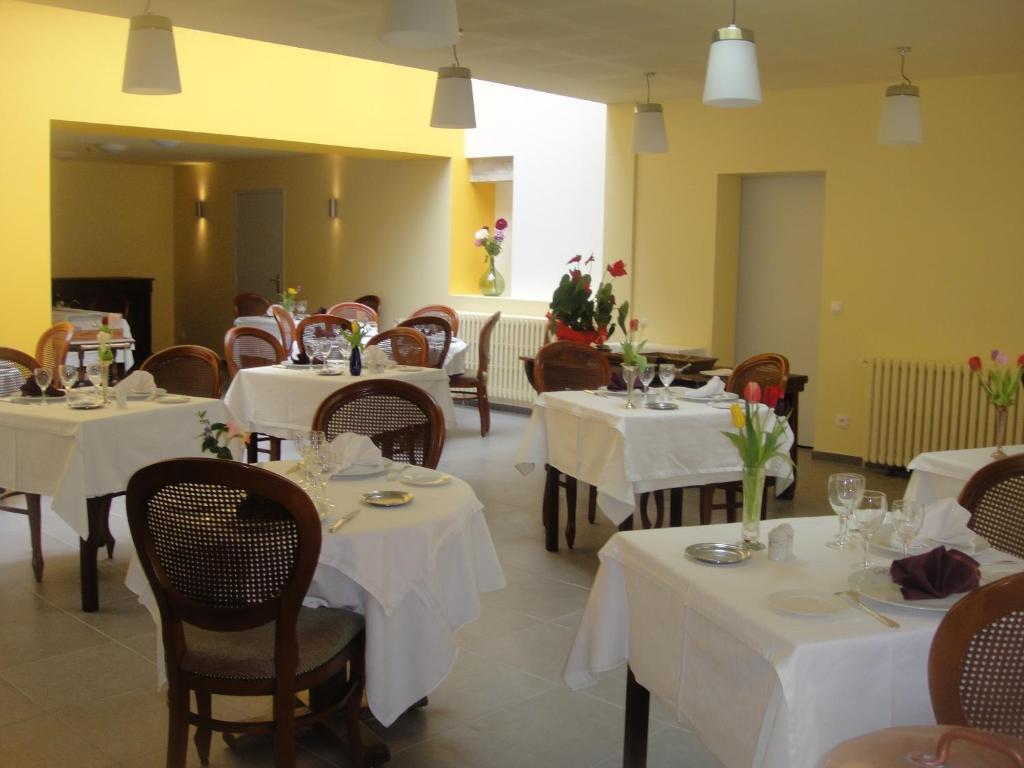 Hotel L' Ecu Montbard Exterior photo